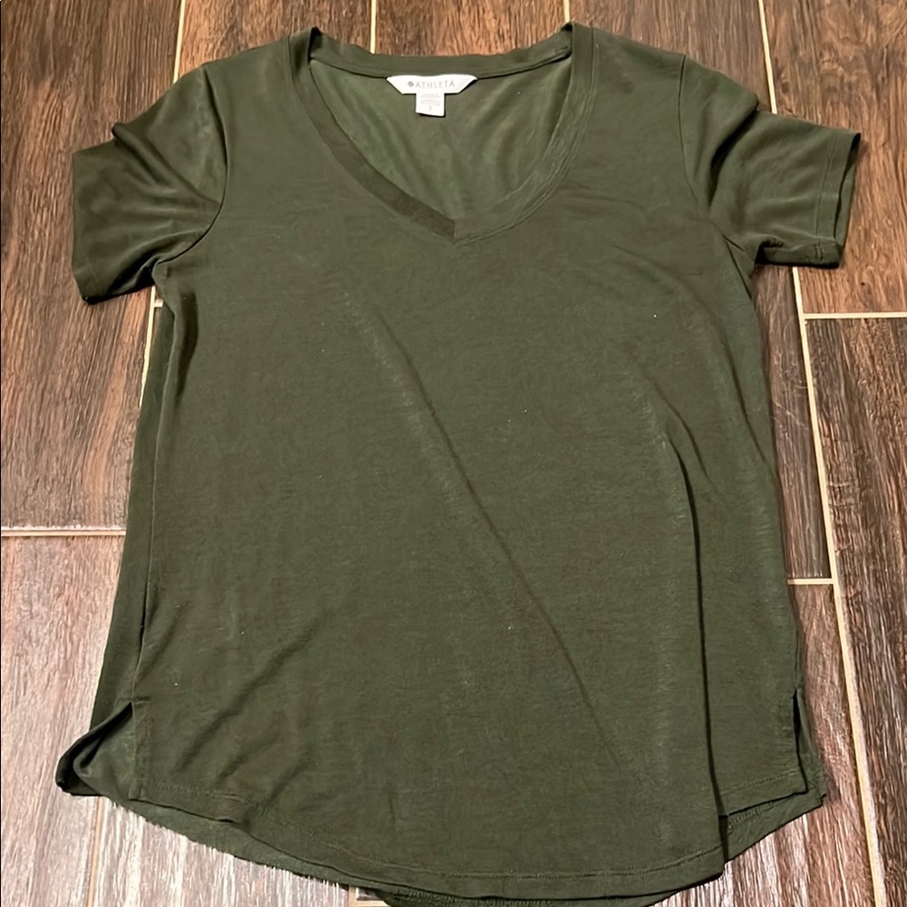 Athleta Green Breezy Scoop V Neck, Small